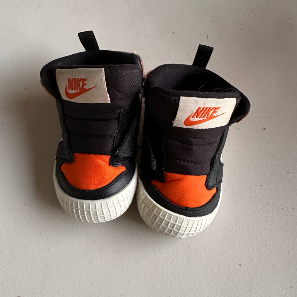 Jordan 1 crib shoes (3c)